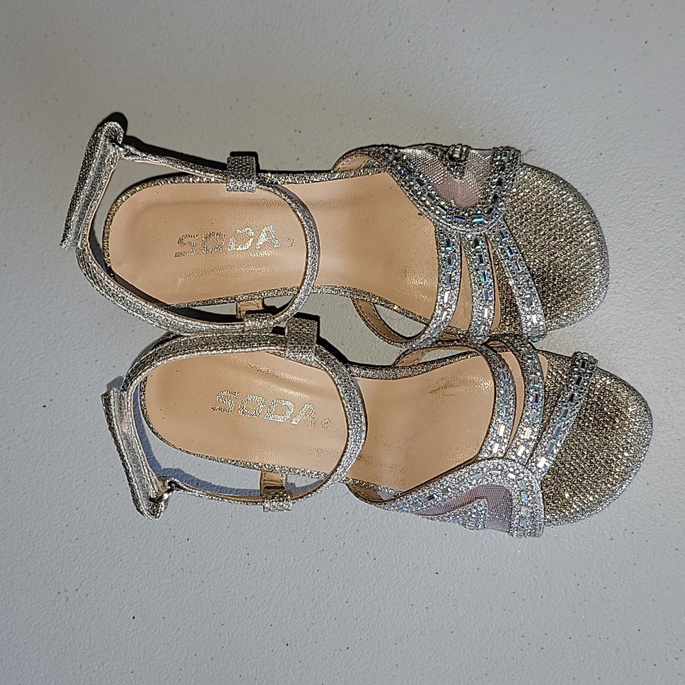 SODA shoes, 12M